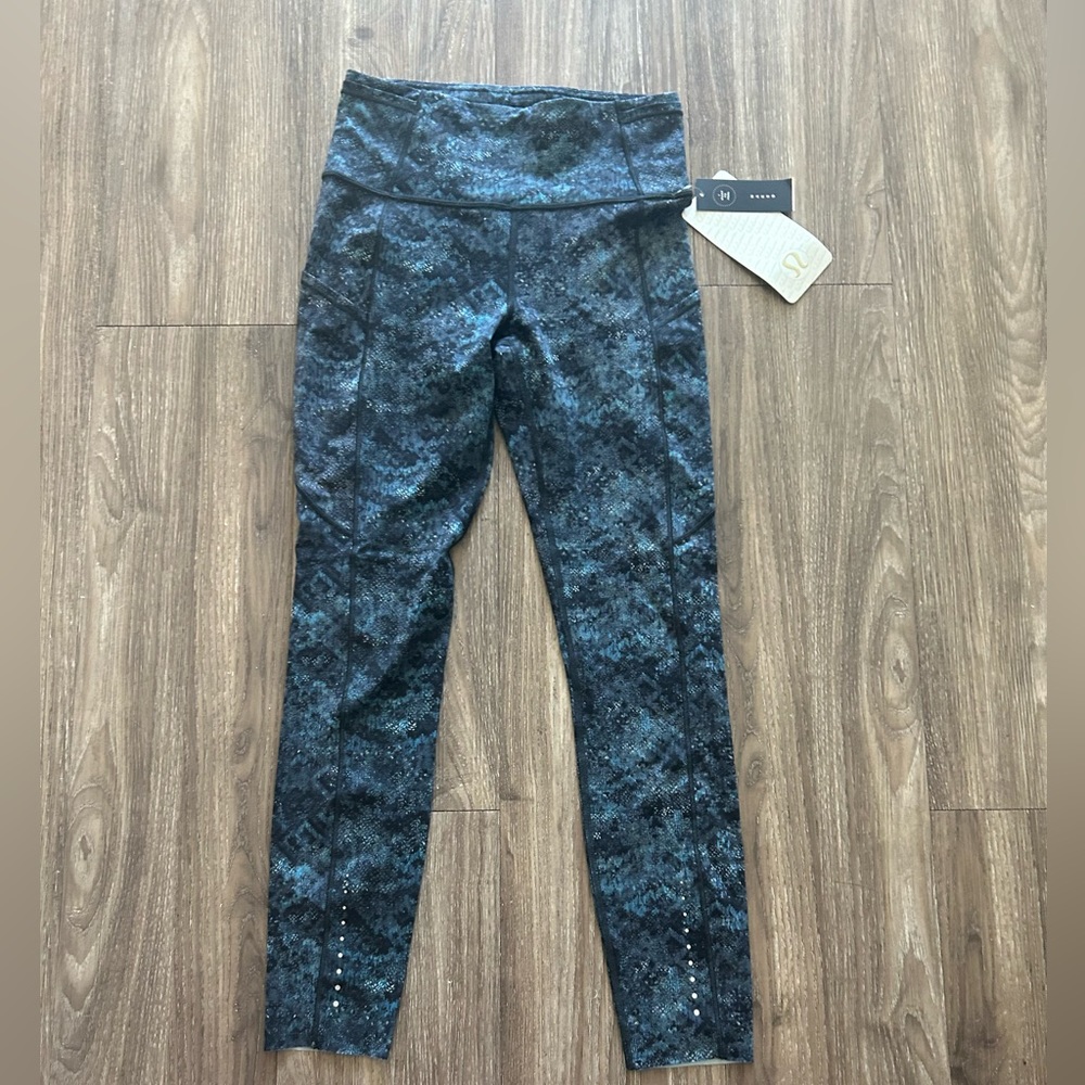 Lululemon Never Worn Blue Printed Leggings
